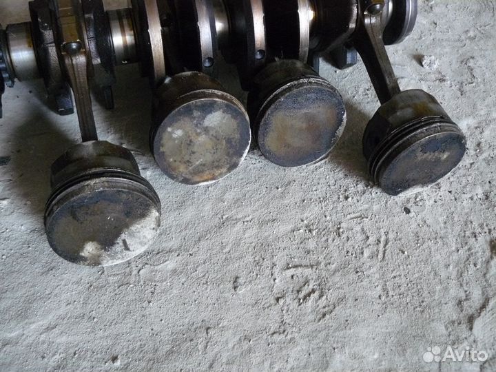 Поршень с шатуном 1,6 NFU Peugeot 307 Пежо 307