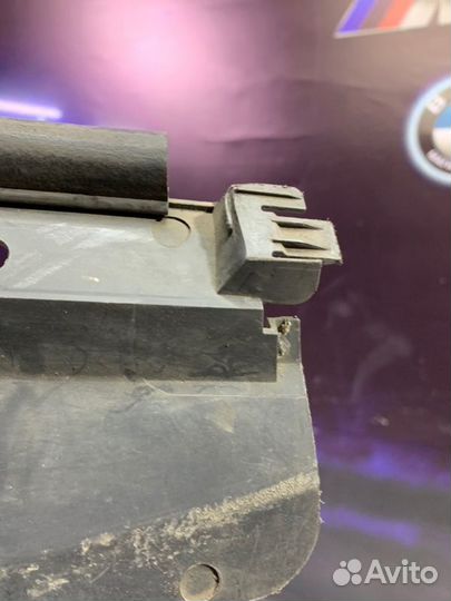 Воздуховод радиатора Bmw X5 E53 M54B30 2001