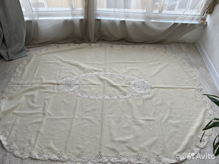 Красивые празничные скатерти