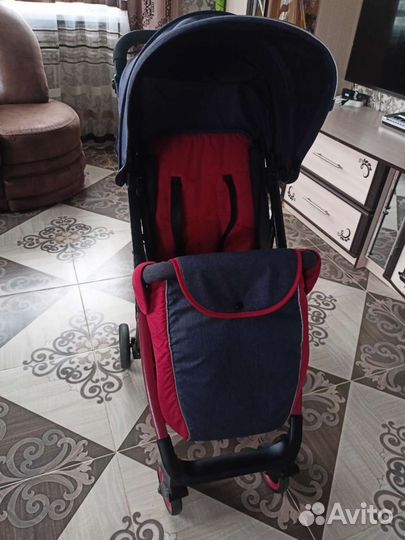 Прогулочная коляска