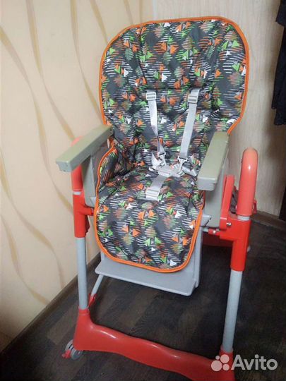 Стул для кормления с новым чехлом