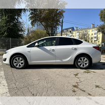 Opel Astra 1.6 AT, 2014, 152 000 км, с пробегом, цена 799 000 руб.