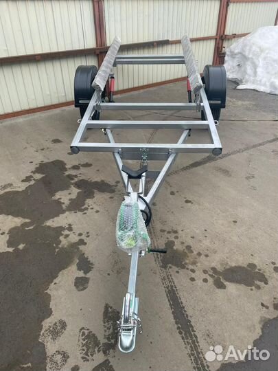 Лодочный прицеп 