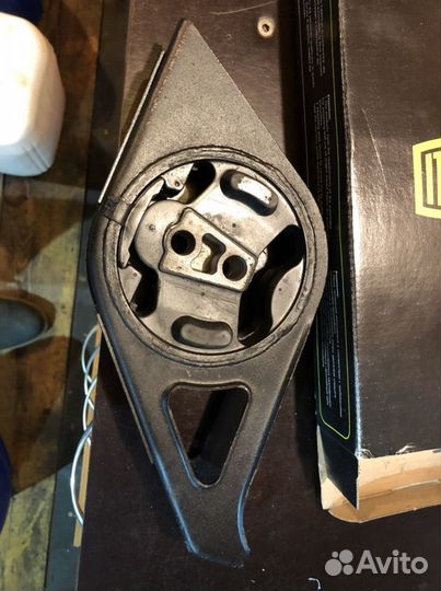 Подушка двигателя Калина 1