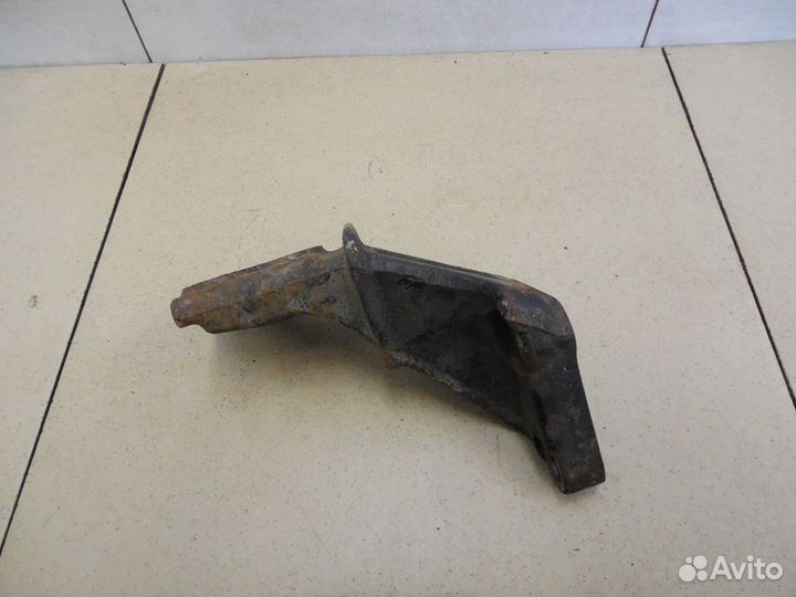 Кронштейн опоры двигателя Avensis I 1997-2003