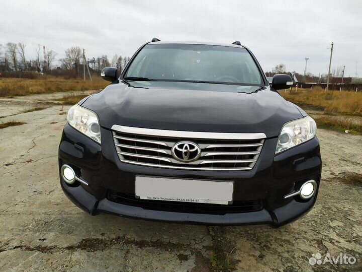 Toyota RAV4, 2011