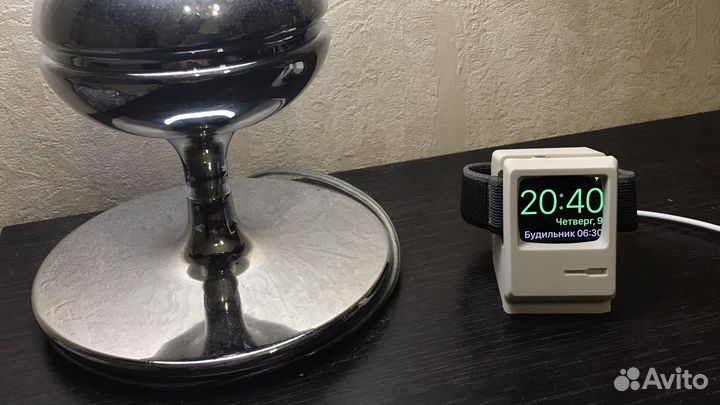 Силиконовая подставка под зарядку Apple Watch