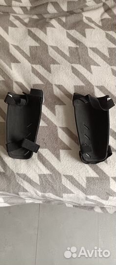 Футбольные щитки