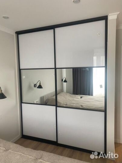 Новые комбинированные двери купе с чёрными ручками