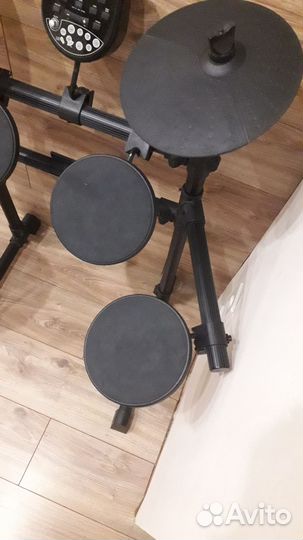 Барабанная установка Alesis