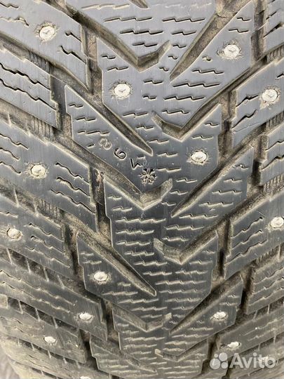 Nokian Tyres Hakkapeliitta 8 SUV 235/60 R18
