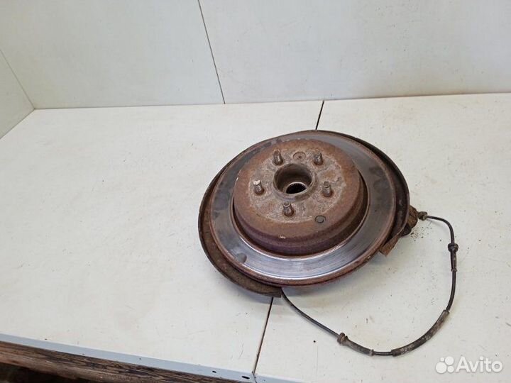 Кулак поворотный задний левый Land Rover Discovery