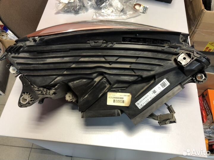 Фара левая Mercedes GLC X253 LED 2015