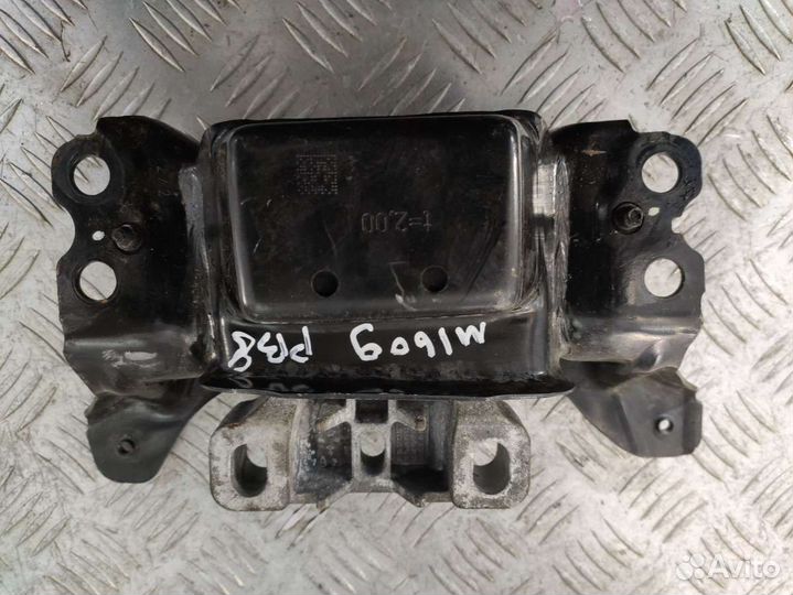 Подушка крепления кпп Volkswagen Passat B8 1.5 5Q0