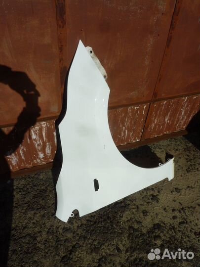 Kia Rio 4 крыло правое переднее белый оригинал