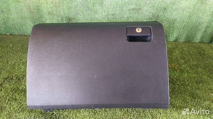 Бардачок в панель Toyota Avensis 272 3zrfae 2012