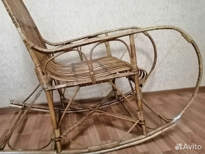Кресло качалка плетеное