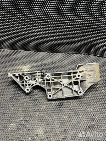 Кронштейн Volkswagen Bora 1998-2005