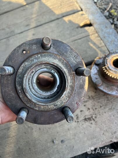 Lancer 9 2.0 задняя ступица