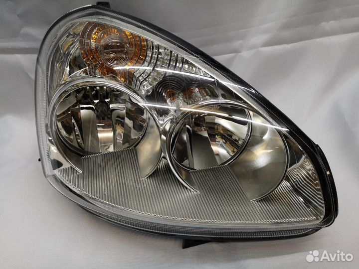 Фара на приору правая оригинал