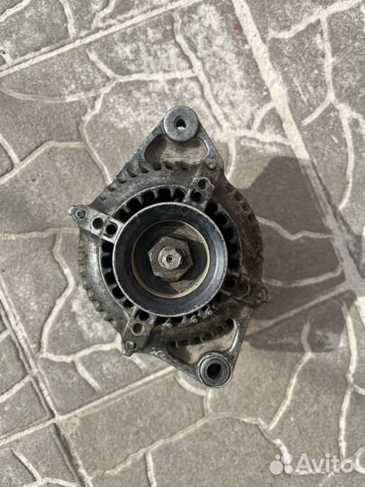 Генератор сToyota Corona 1.8