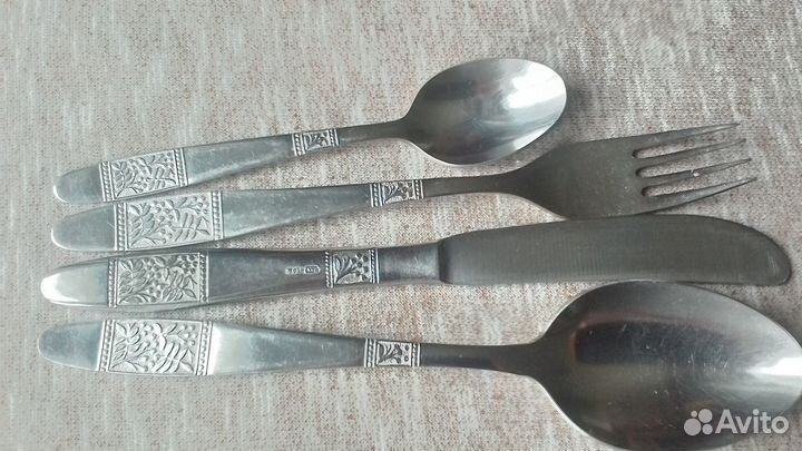 Разные ложки и вилки