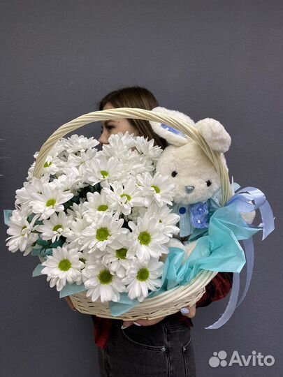 Цветы. Цветы в корзине.Ромашки