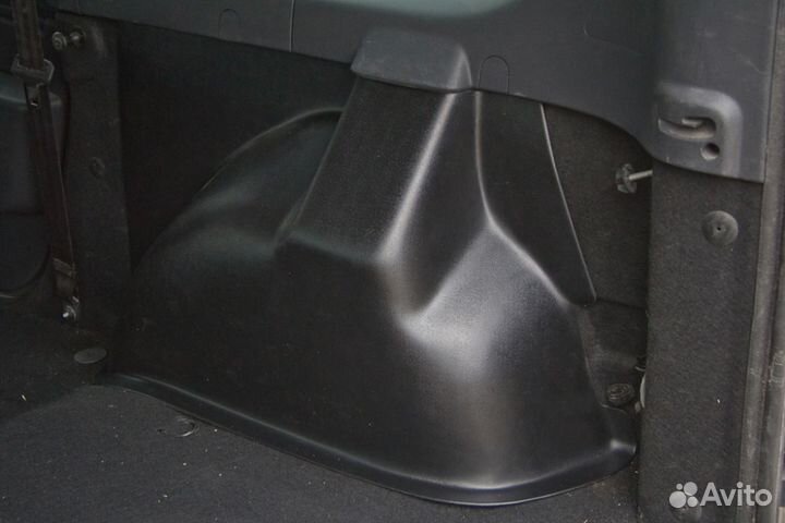 Накладки на заднюю арочную нишу Ларгус 5 мест