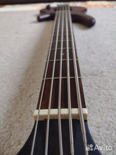 Бас гитара 5 струн