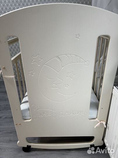 Детская кроватка с матрасом