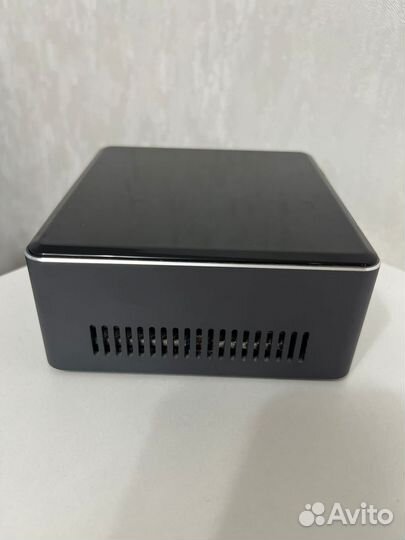 Intel nuc 7 i3BNH Мини пк