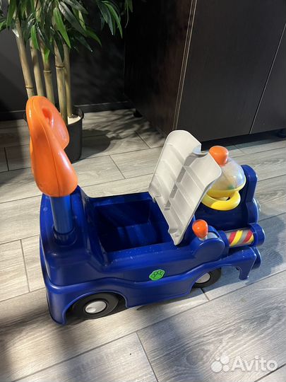 Детская машинка каталка chicco