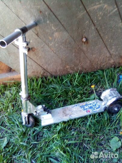 Самокат трехколесный