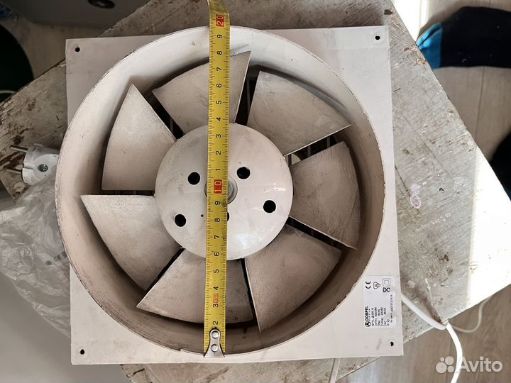 Вентилятор вытяжной 200мм