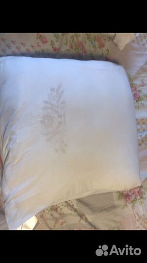 Подушки с одеялом