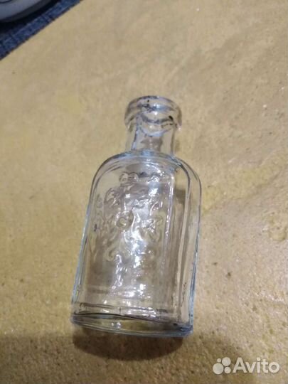 Старинный флакон
