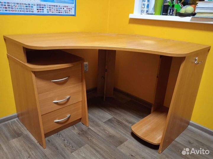 Стол письменный компьютерный угловой
