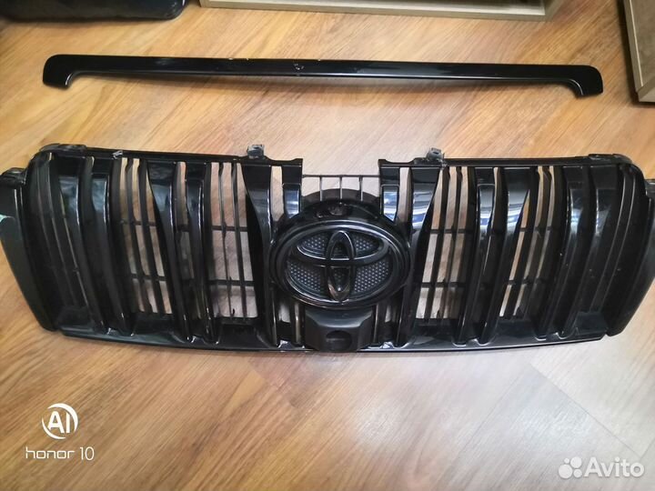 Решетка радиатора с молдингом prado 150