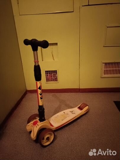 Детский трёхколёсный самокат