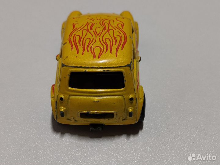 Hot wheels morris mini 2009