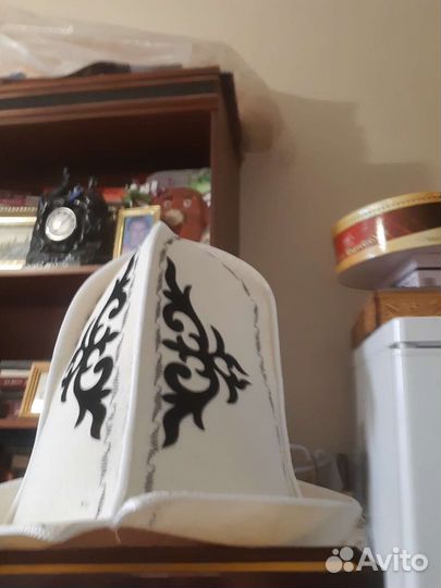 Киргизский головной убор из белого войлока