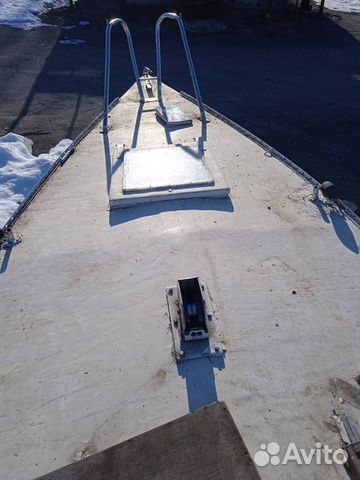 Продам яхту моторную