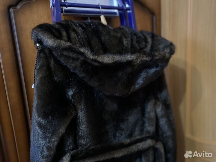 Шуба женская. Размер44-46. Теплая. Красивая