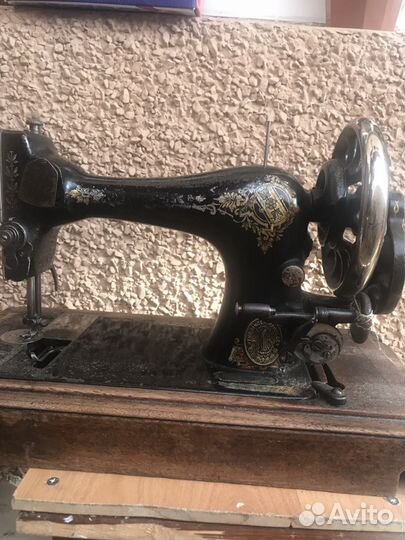 Швейная машина Singer