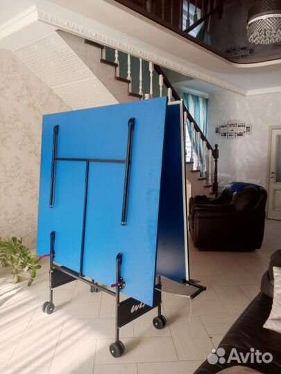 Теннисный стол