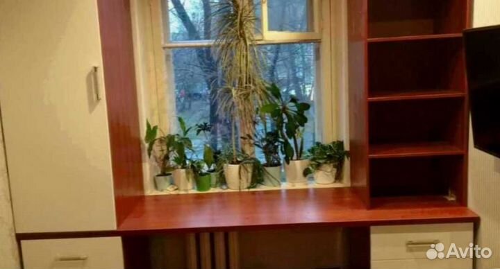 Рабочая зона в углу у окна