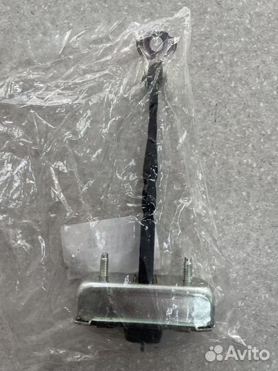 Ограничитель двери передний Camry V70