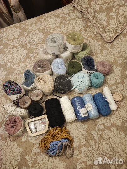 Трикотажная пряжа biskvit и шнур карамель