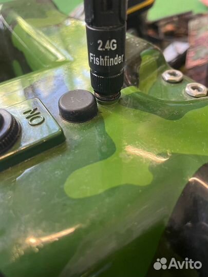 Прикормочный кораблик с эхолотом