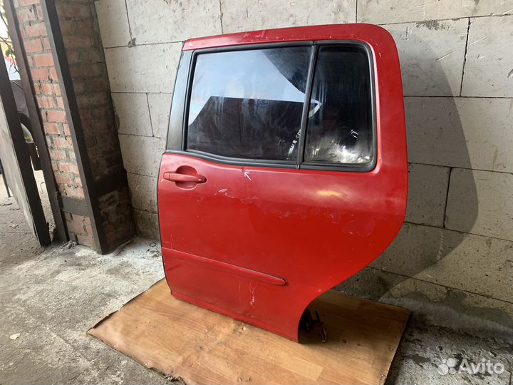 Дверь задняя левая Toyota Raum 2
